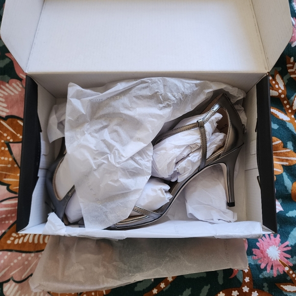 Pelle Moda Ruby Sandal in PEWTER size 10 - Picture 8 of 13